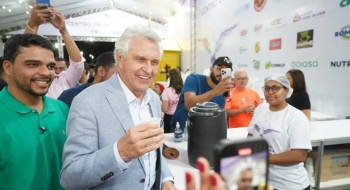 Caiado e Gracinha visitam o Centro de Apoio ao Romeiro de Trindade